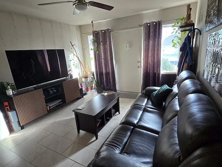4350 Clairemont Dr — Photo 7