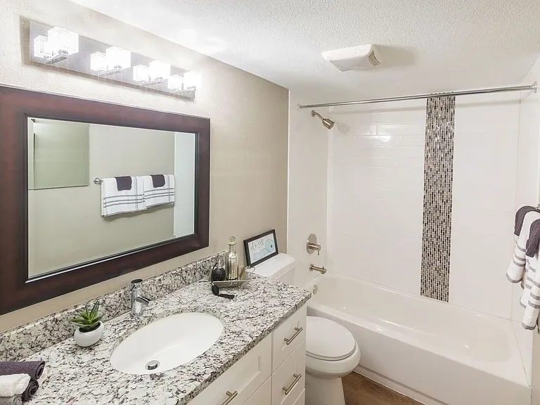 Convenient Living near Historic Humboldt District! — Photo 15
