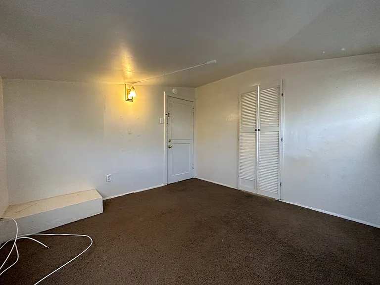 725 1/2 Kern St #B — Photo 11