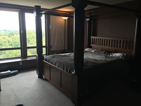 5th image of 1 Bratenahl Pl APT 1012