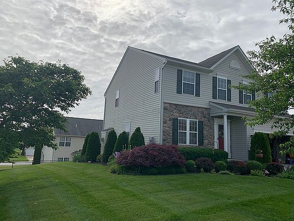 3rd image of 17309 Kennebeck Ln