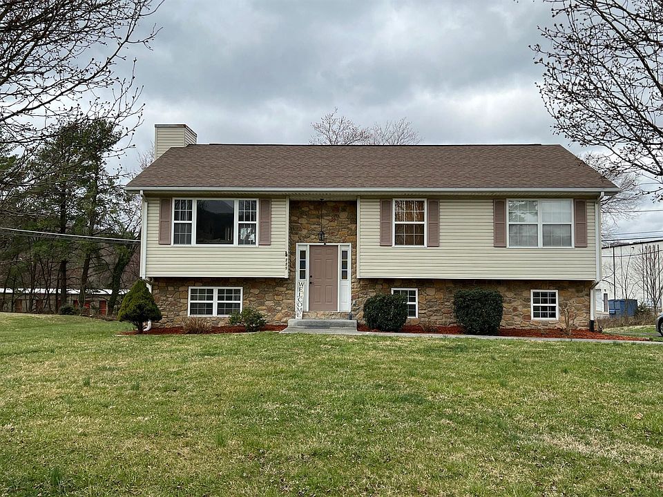 1st image of 221 Maplewood Dr