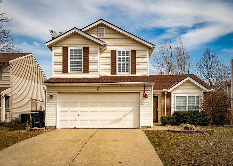 1st image of 942 Foxcroft Pl
