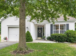 26 Autumn Rise Ln, Lakewood, NJ 08701