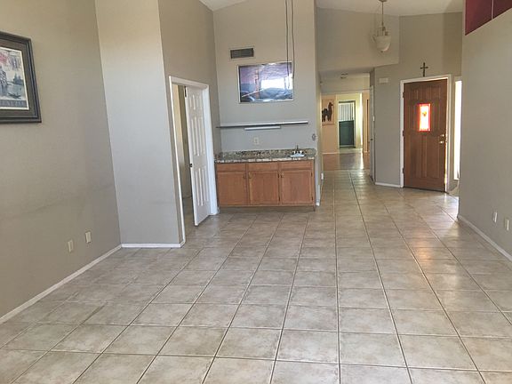 5th image of 11025 W Poinsettia Dr