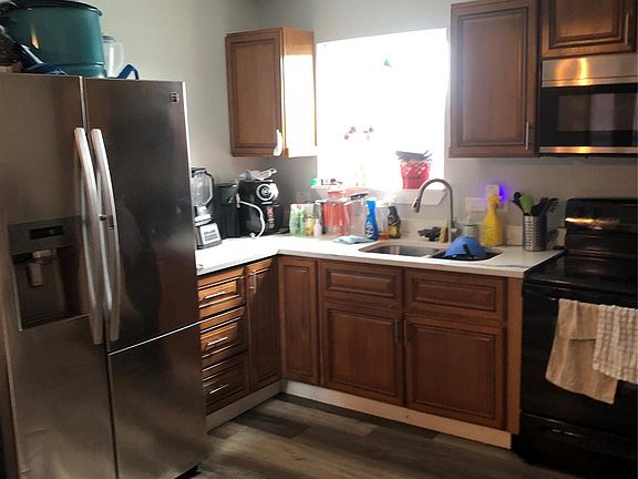 4th image of 4609 Broadway St #3