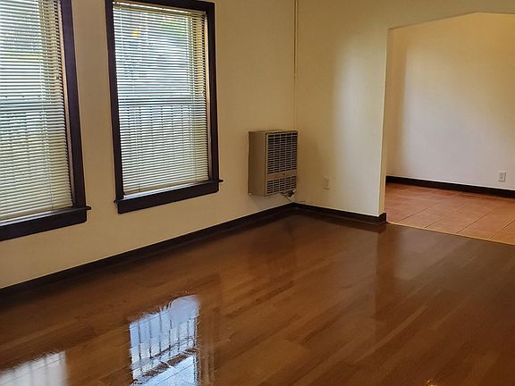 3rd image of 1819 Bellevue Ave APT 107