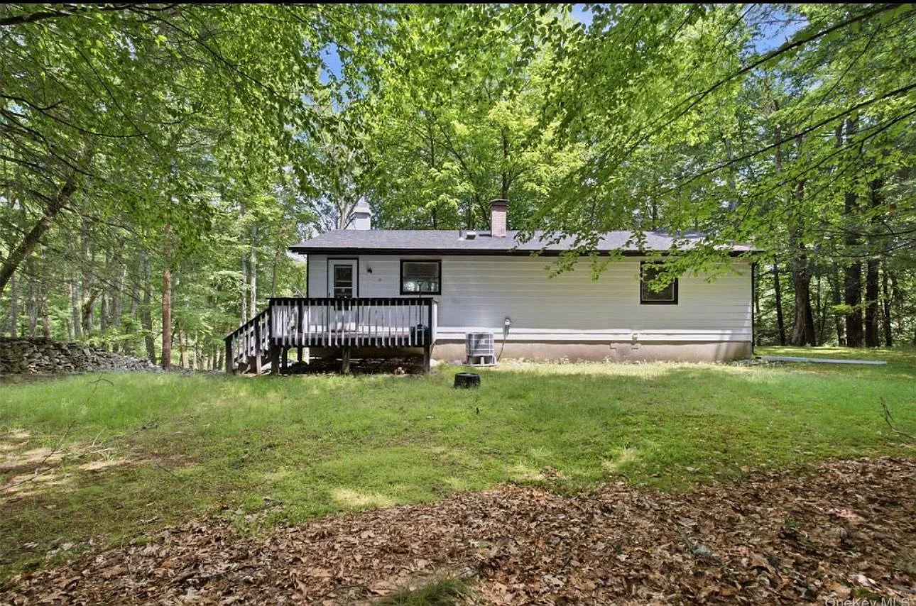 3 bed, $2,250 — Photo 2