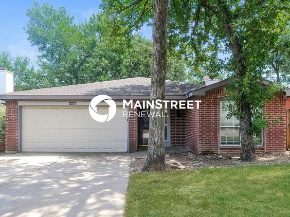 1207 Cardinal Oaks Dr