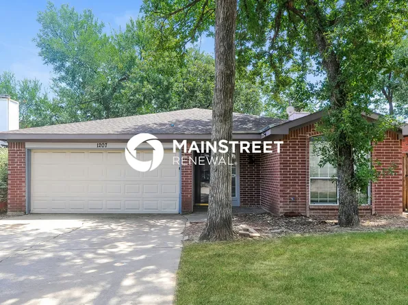 1207 Cardinal Oaks Dr, Mansfield, TX 76063
