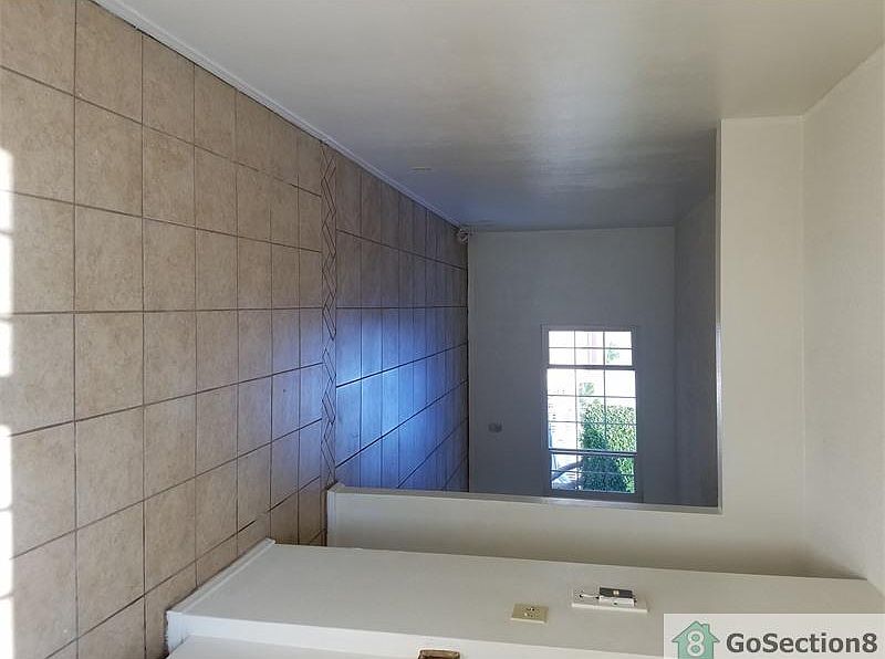 2nd image of 1444 Sanford Ave APT 1