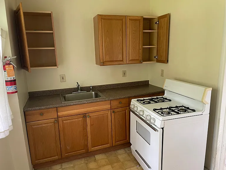 404 N Mantua St — Photo 8