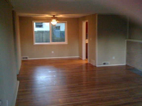 4th image of 19502 Wallingford Ave N