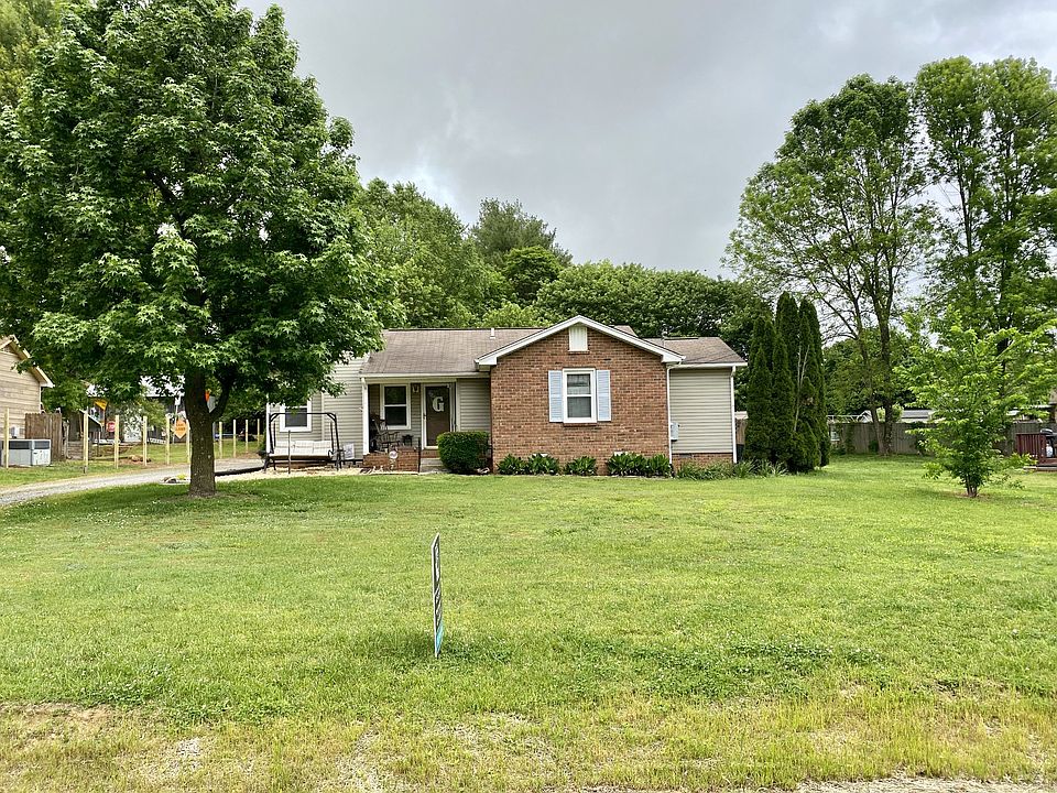 1st image of 404 Sunnybrook Dr