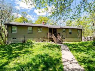 1017 N Summit St, Iowa City, IA 52245