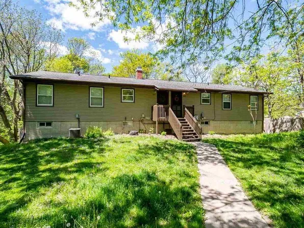 1017 N Summit St, Iowa City, IA 52245