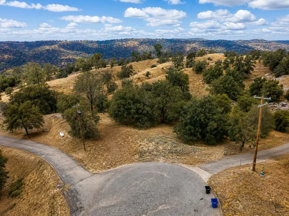 1 Lilley Mountain Ct, Coarsegold, CA 93614