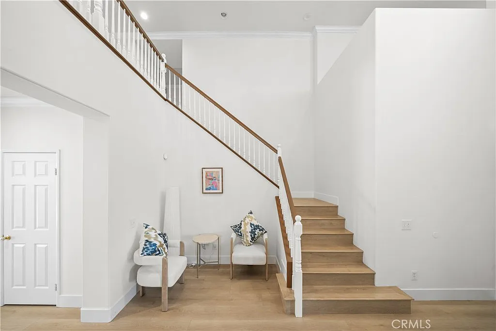 9 bed, 4.5 bath, 4398 sqft, $6,000 — Photo 4