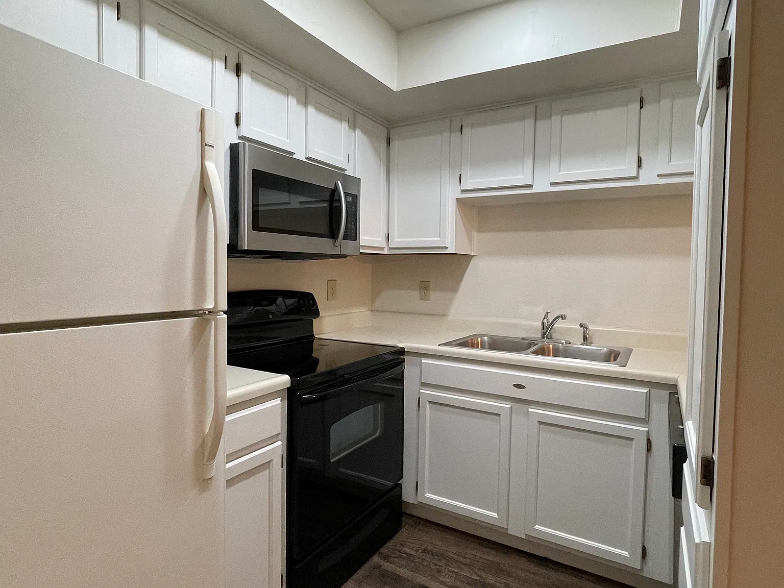 1 bed, 694 sqft, $875 — Photo 3