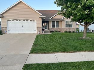 2815 Belle St SW, Cedar Rapids, IA 52404