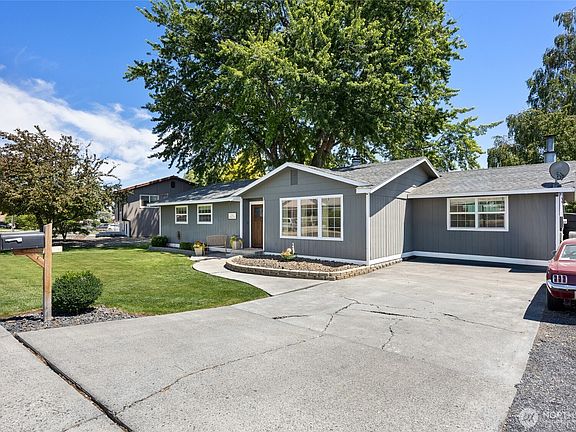 2nd image of 1503 S Lakeway Drive