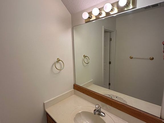 5th image of 3510 Sara Woods Dr