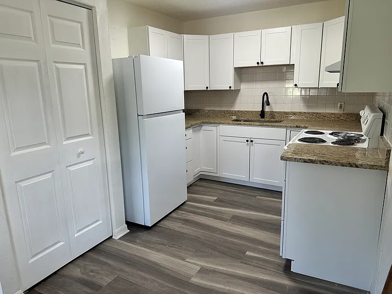 305 Camillia Ln #A — Photo 4