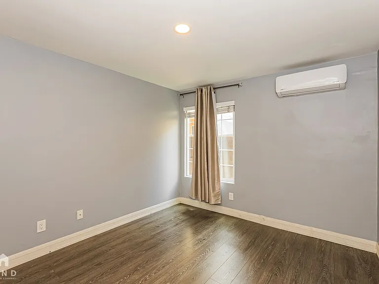 5252 Balboa Arms Dr #179 — Photo 14