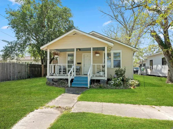 307 E Ascension St, Gonzales, LA 70737