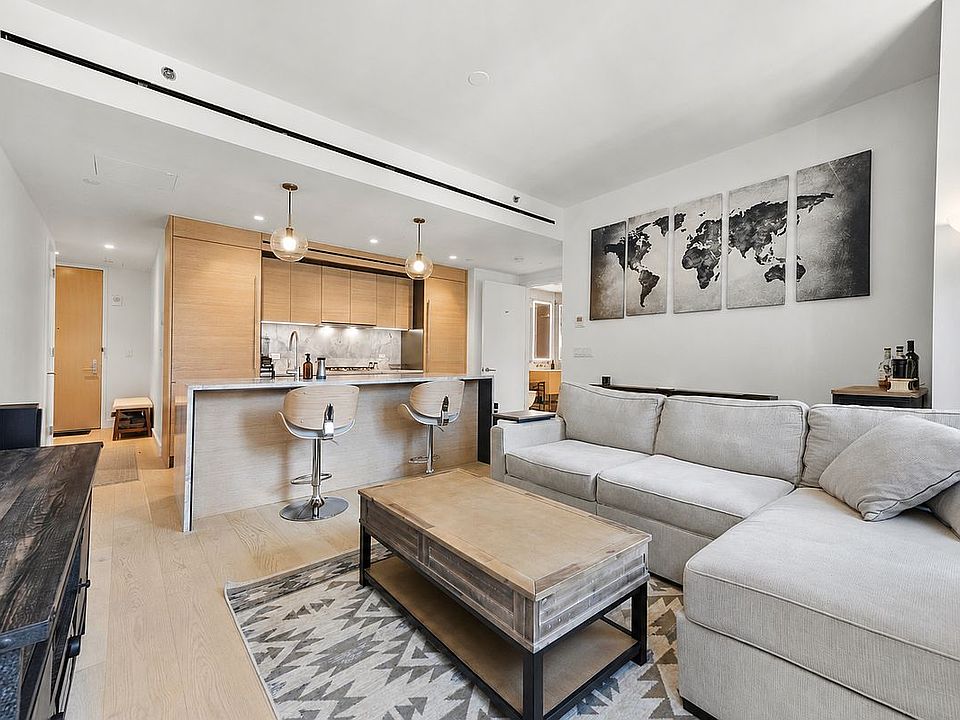 1st image of 215 W 28th St #7E