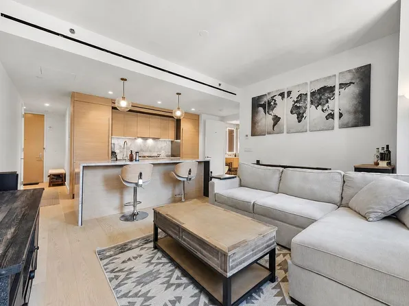 215 W 28th St #7E, New York, NY 10001