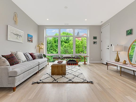 2nd image of 2721 W Haddon Ave #1E