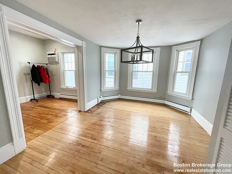 31 Falcon St #2 — Photo 3