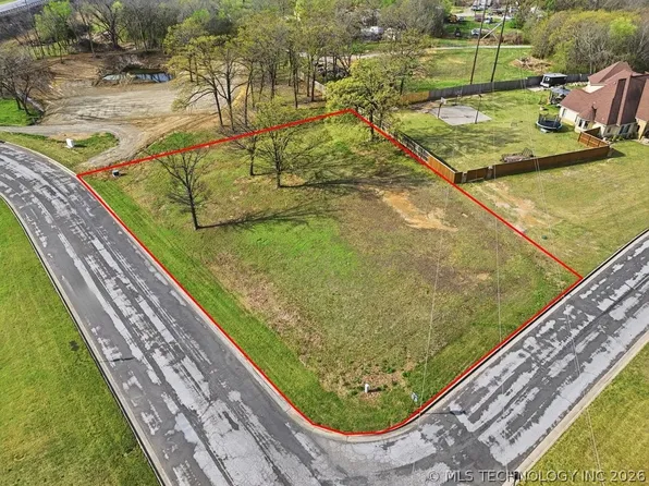 Waterford St, Catoosa, OK 74015