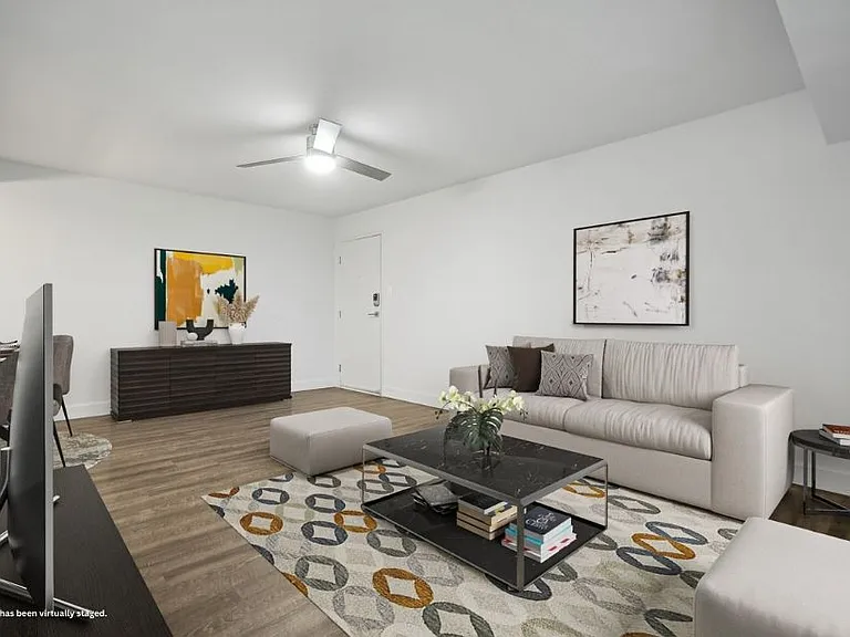 Satyr Hill Apartments — Photo 4