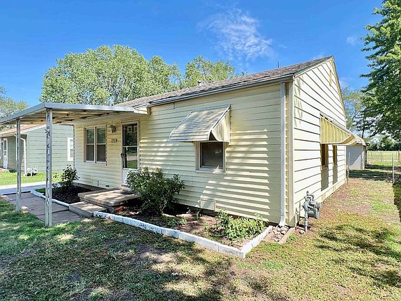 4th image of 1309 E Harvey Ave