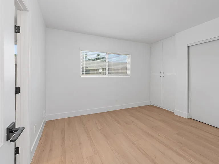 1413 Hemlock Ave — Photo 21