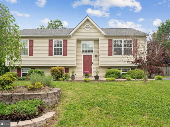 119 Hill Valley Dr, Winchester, VA 22602