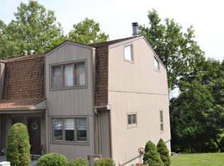 19 Maple Crest Dr, Peekskill, NY 10566