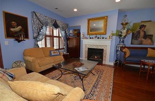 4th image of 1105 Acorn Dr