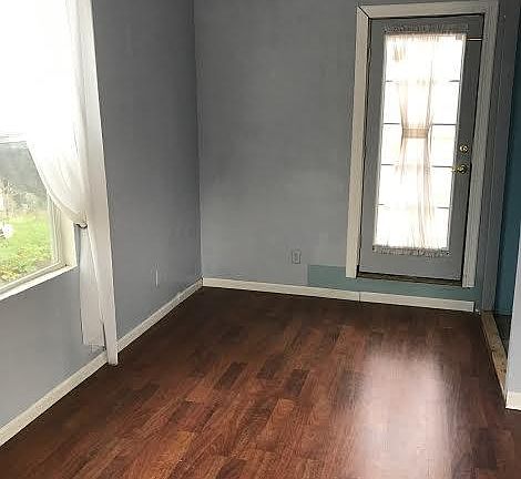 3rd image of 511 Montana St
