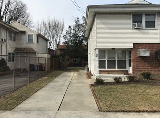 7146 165th St, Fresh Meadows, NY 11365