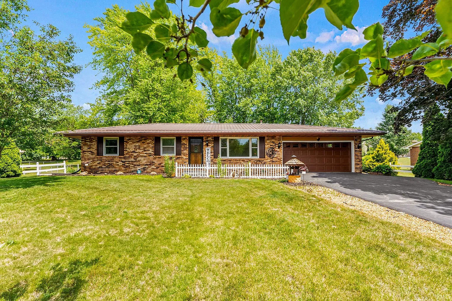 2801 Sharon St photo 1
