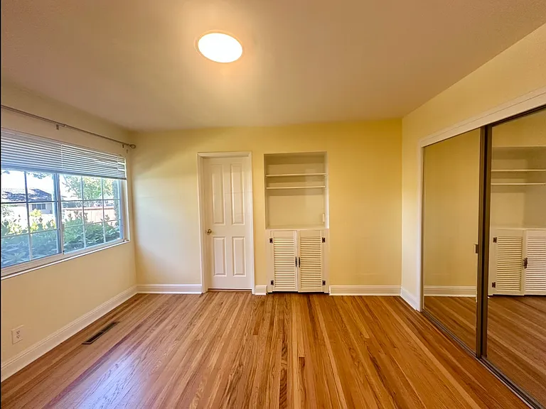 974 Leighton Way — Photo 9
