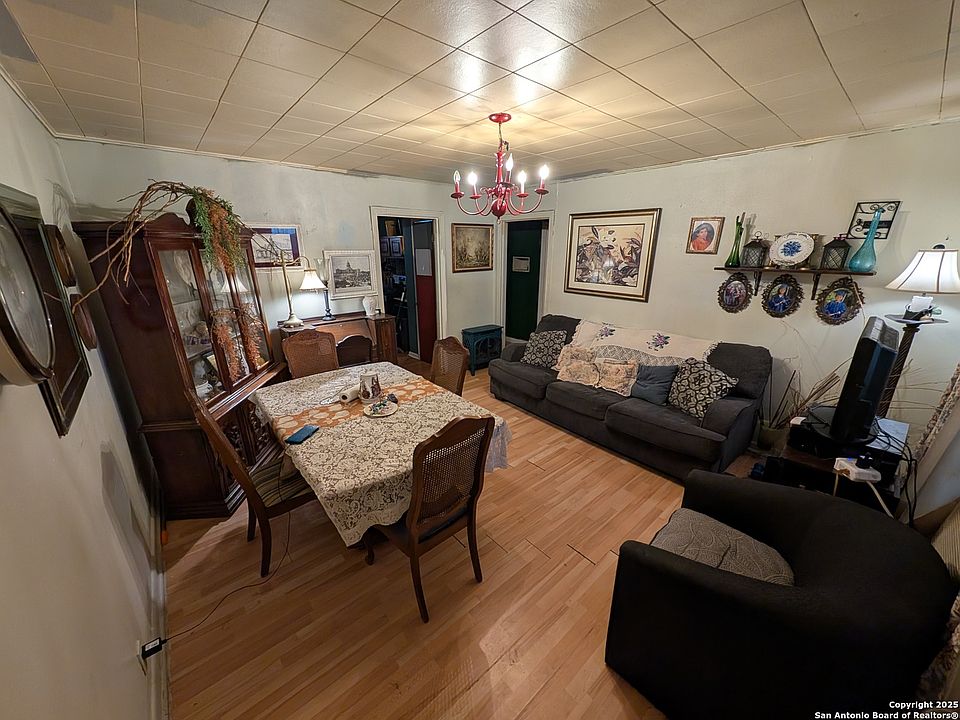 2nd image of 327 San Angelo