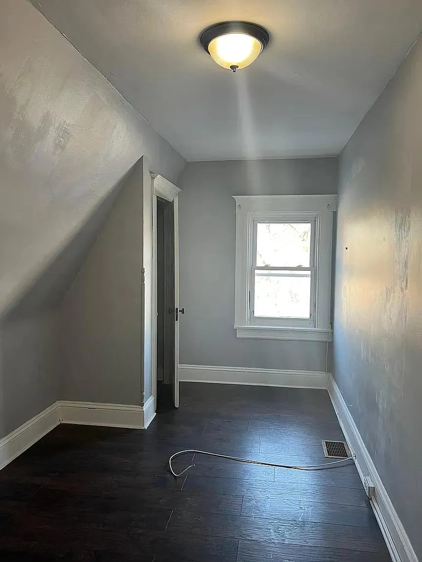 2 bed, $1,548 — Photo 2