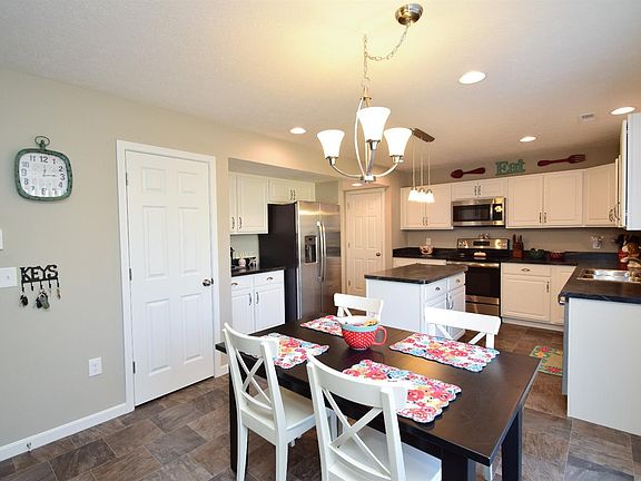 4th image of 629 Haybrooke Dr