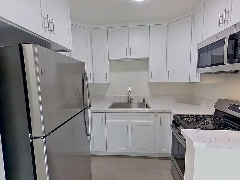 437-443 W Valencia Dr — Photo 42