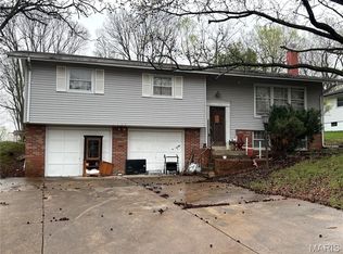 8 Cimmaron Dr, Saint Charles, MO