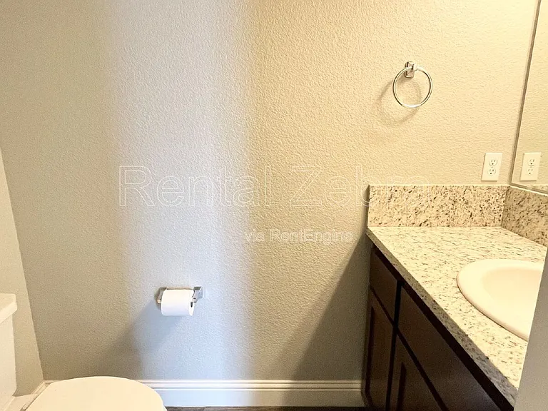 552 Granada Ct — Photo 10